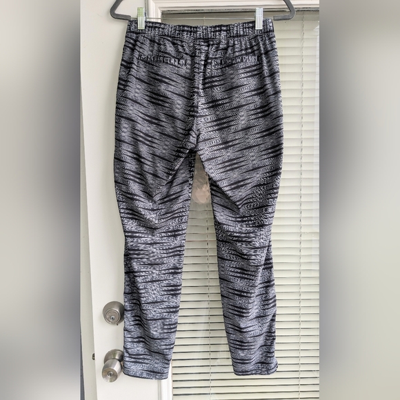 Athleta Ariel Aspire Ankle Pant Patterned Joggers Size 6 Black and White - Picture 5 of 12